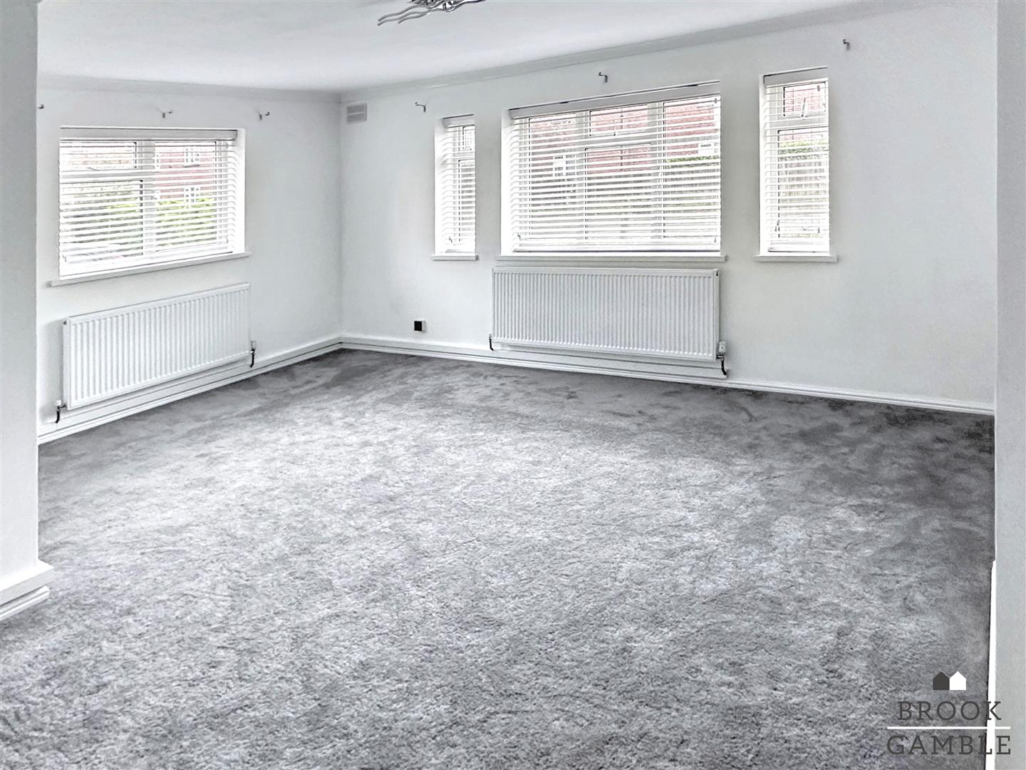 3 Bedroom House - End Terrace. Avard Crescent in Eastbourne, East Sussex 4